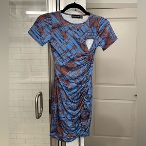Pretty Little Thing ‘Blue Marble Print Ruched Short Sleeve Bodycon Dress’